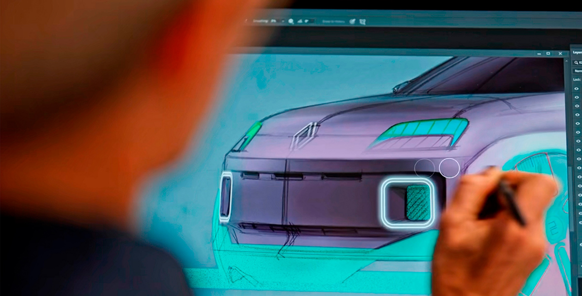 Henkilö piirtää digitaalista havainnekuvaa Renault-autosta.