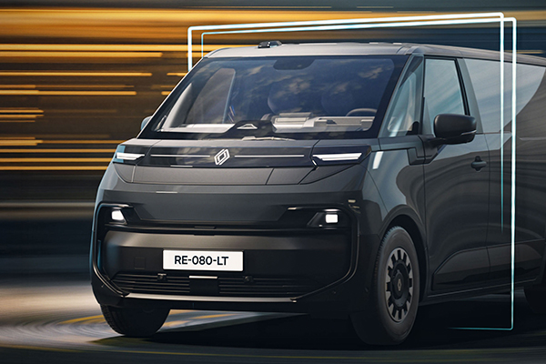 Renault Trafic E-Tech electric havainnollistaa auton korkeutta.